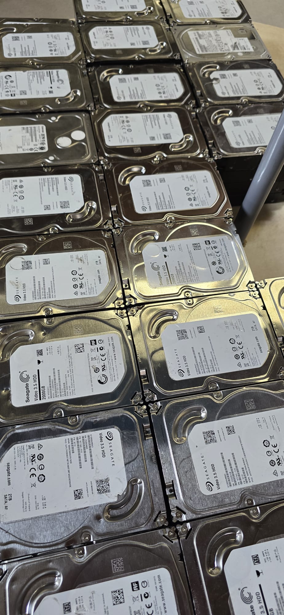 3.5-inch-2TB-HDDs-–-Mixed-Top-Brandsg.jpeg 3.5-inch 2TB HDDs – Mixed Top Brands – Bild 1