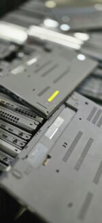 Lenovo 8th Gen Laptops – with Original New Chargers – Bild 3